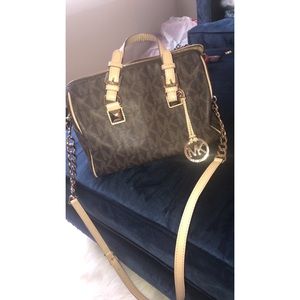 Michael Kors Medium Grayson Satchel(TAKING OFFERS)